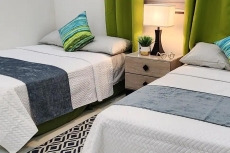 5-minute drive to beach