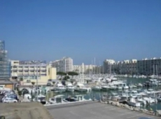 2 Bedrooms Apartment Notre Apartment