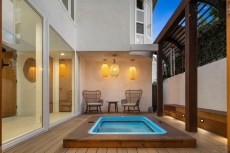 Newly Remodeled Home on Venice Canal with Jacuzzi