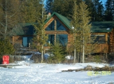 Deluxe Beachfront Log Home on Lake Huron at D.I. offers Privacy, Views, WIFI