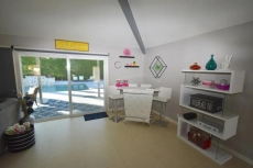 Large Pool & 12-person Built-In Jacuzzi - Walk/Bik