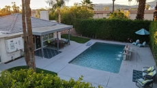 Large Pool & 12-person Built-In Jacuzzi - Walk/Bik