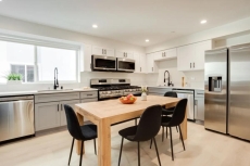 Private Bedroom with Private Bathroom in Coliving Property in LA