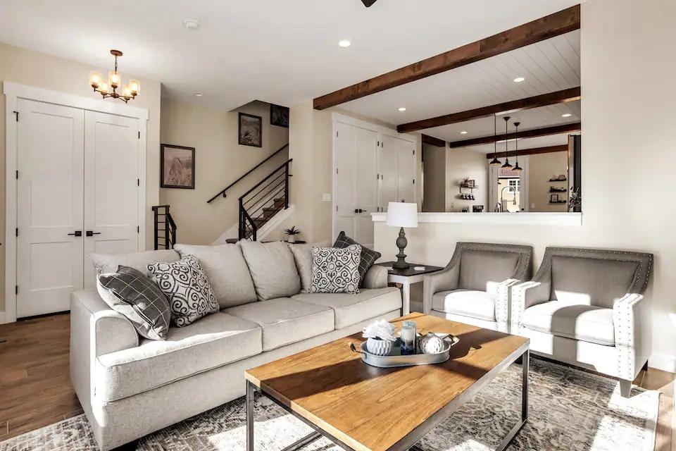 4 Bedrooms Mountain View Townhome Rental in Heber City, Utah