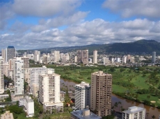 IMMACULATE, 36TH FLOOR CONDO. AFFORDABLE LUXURY, FREE PARKING,  FREE INTERNET