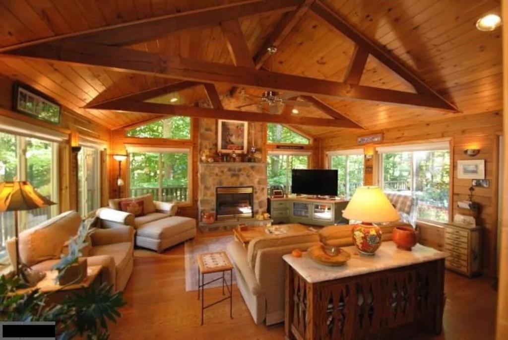 4 Bedrooms House Rental in Arrowhead Lake, Pennsylvania