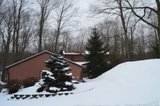 Pocono Lake Native Theme ,Game Room, Fishing,Kayak, Lake front Dock April Sale..