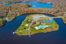 Pocono Lake Native Theme ,Game Room, Fishing,Kayak, Lake front Dock April Sale..