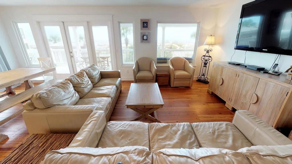 6 Bedrooms Beachfront House Rental in St. Augustine Beach, Florida