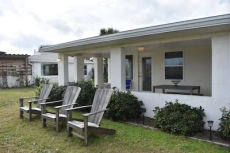 $ DIRECT OCEANFRONT COTTAGE $ Best Section of Beach - Steps to Beach -Walk to Restaurants