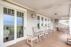 Gorgeous Direct OCEANFRONT Home - Straight Out of Pottery Barn - 3 Decks/Pool Table - Amazing Views