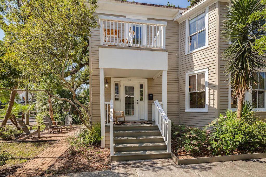 3 Bedrooms House Rental in Downtown, Florida