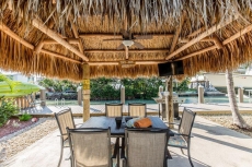 Beautiful 4 BR/2 BA with Pool/Hot Tub on a canal!