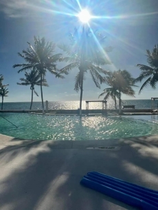 Oceanfront Oasis Condo 10 minutes from the airport 