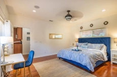 Stunning huge one level 1350 ft.² cottage