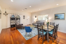 Stunning huge one level 1350 ft.² cottage