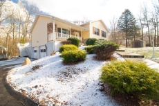 STUNNING LUXURY VILLA HOT TUB, POOL, GAME ROOM - Poconos Promise