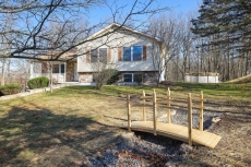 STUNNING LUXURY VILLA HOT TUB, POOL, GAME ROOM - Poconos Promise