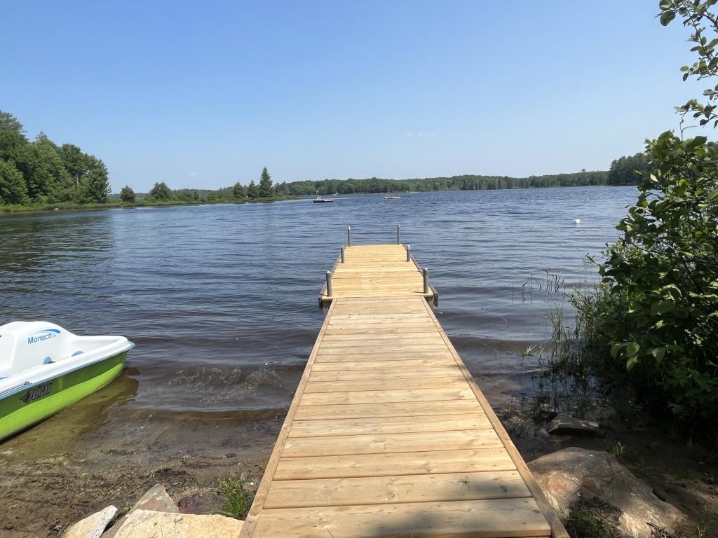 3 Bedrooms Lakefront Cottage Rental in Bracebridge, Ontario