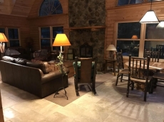Executive Log Home~Bass Lk~4BR+Loft/3.5BA~Sleeps22 Sauna/Game Rm/Theater Rm/Bar