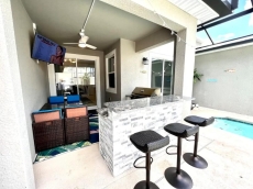 Luxury Townhome at Storey Lake Min from Disney