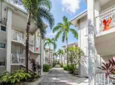 Sunset Cove 2 Bed/2Bath Condo on Seven Mile Beach with Discounted Boat Charters