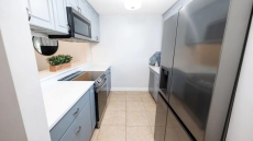 SUPER CLEAN Deja Blue BEACH Townhome - Heated POOL