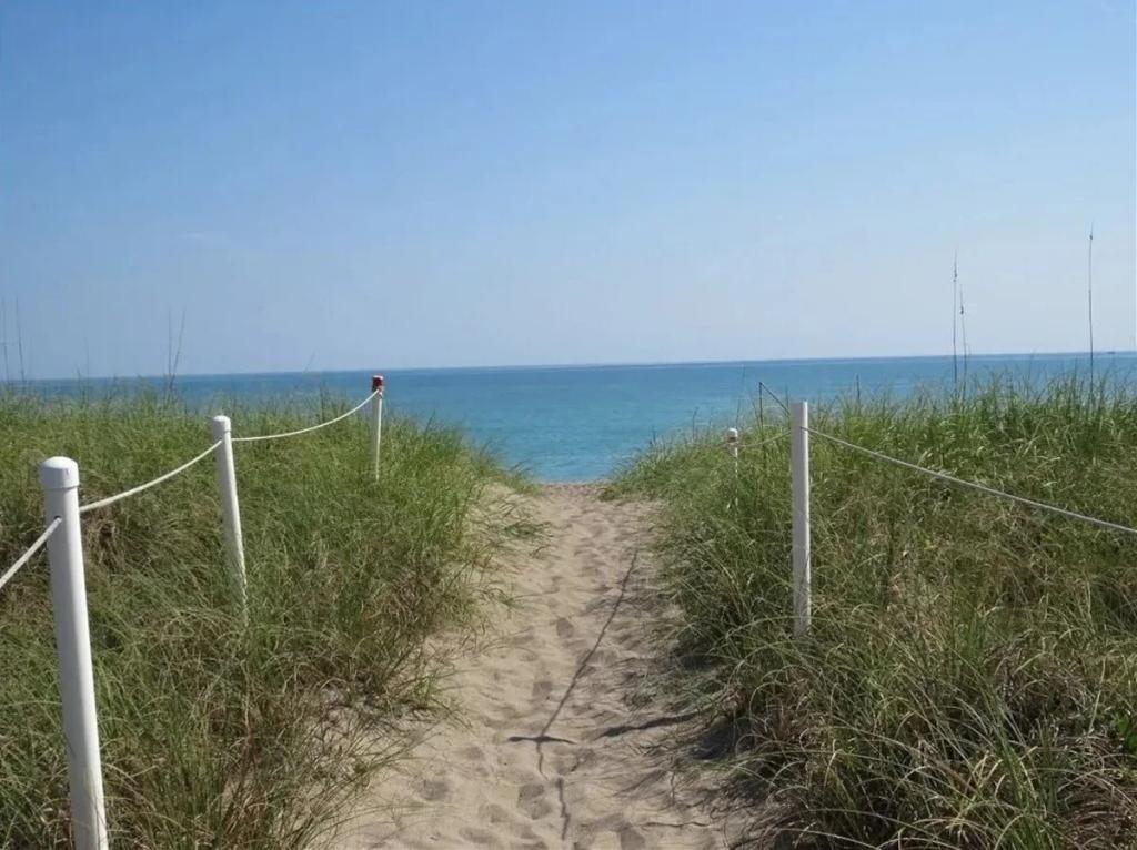 1 Bedroom Pet Friendly Condo Rental in Fort Pierce, Florida
