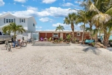 Bay Blvd. View Of AMI SKYVIEW! and 10 bicycles, free for guests to use!