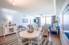 Huge & Cozy beachfront 3 bdrm condo with amazing gulf views close to everything!