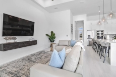 15 minute walk to Vanderbilt Beach!!