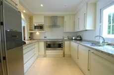 PRIVATE villa, heated pool. Puerto Banus Marbella