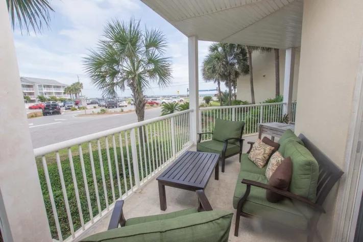 3 Bedrooms Beachfront, Condo Rental in Destin, Florida