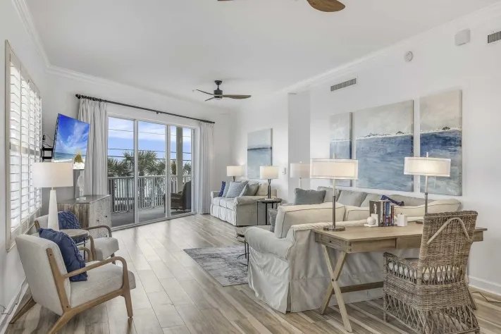 3 Bedrooms Beachfront, Condo Rental in Destin, Florida