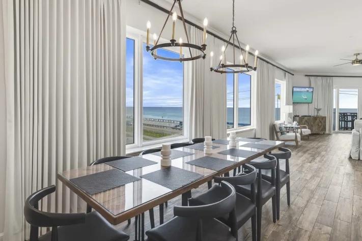 3 Bedrooms Beachfront, Condo Rental in Destin, Florida