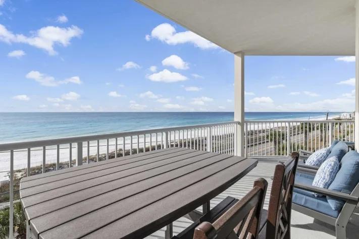 3 Bedrooms Beachfront, Condo Rental in Destin, Florida