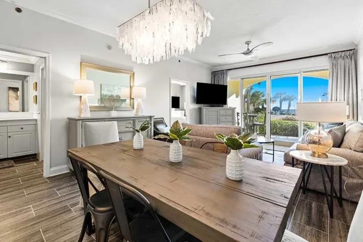 2 Bedrooms Beachfront Condo Rental in Leeward Key, Florida