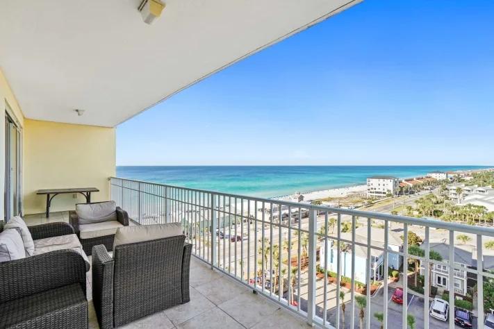 4 Bedrooms Beachfront Condo Rental in Leeward Key, Florida