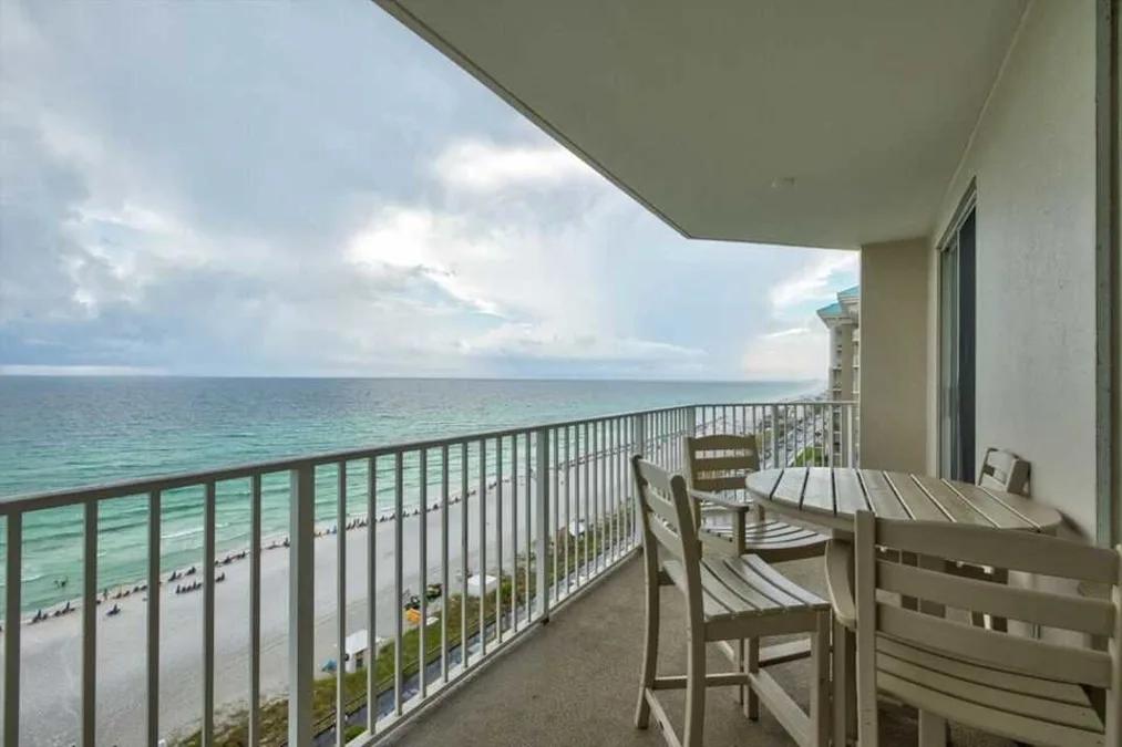2 Bedrooms Beachfront Condo Rental in Destin, Florida