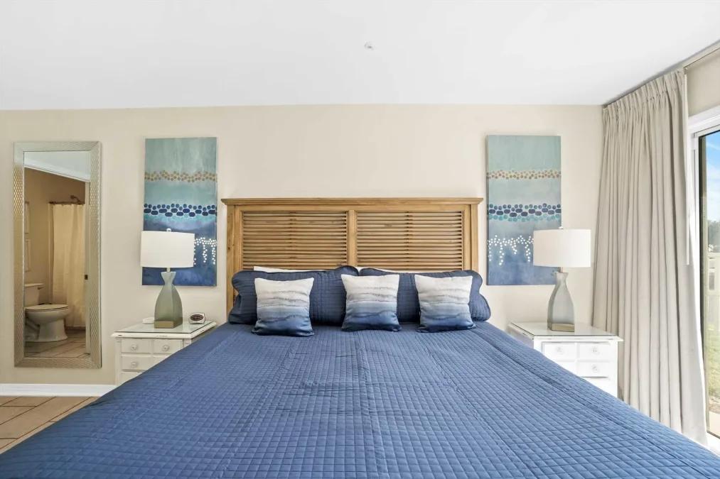 3 Bedrooms Beachfront, Condo Rental in Maravilla, Florida