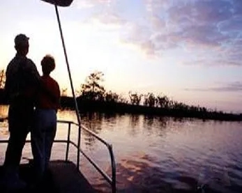 2 Bedrooms Boat Suwannee Houseboat