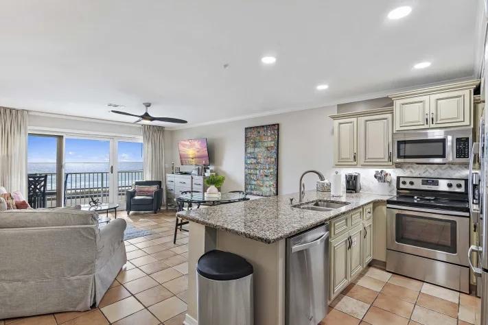 1 Bedroom Beachfront, Condo Rental in Maravilla, Florida
