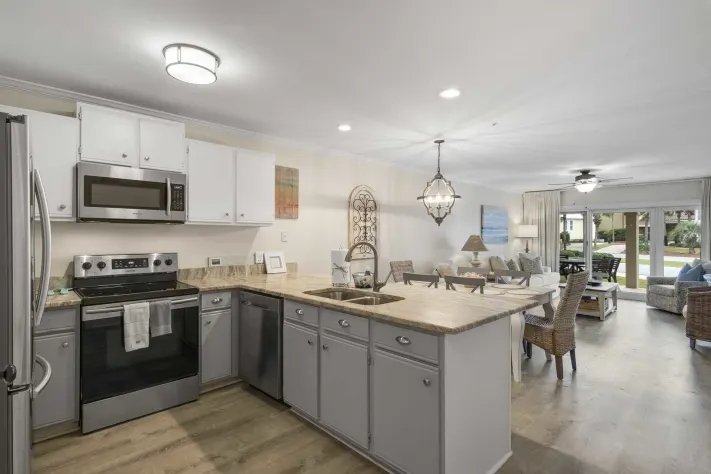 2 Bedrooms Beachfront, Condo Rental in Maravilla, Florida