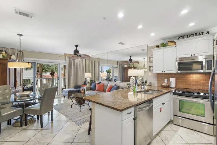 1 Bedroom Beachfront, Condo Rental in Maravilla, Florida