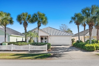 3 BR Beachfront Cottage Rental in Maravilla, Florida