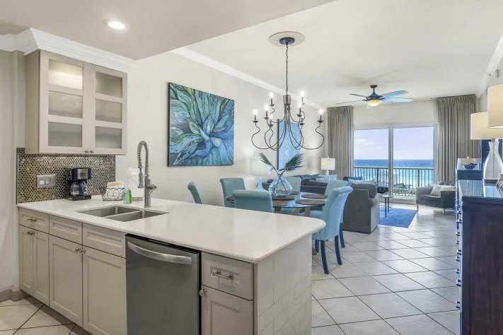 3 Bedrooms Beachfront, Condo Rental in Destin, Florida