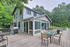 Prime Location with Scenic Views - Your Ultimate Retreat: Roamer's Respite