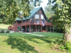 Papa Bear's River Cabin- 3 bedroom, 2 full bath, Riverfront