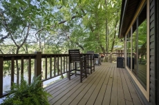 Viney’s on the River