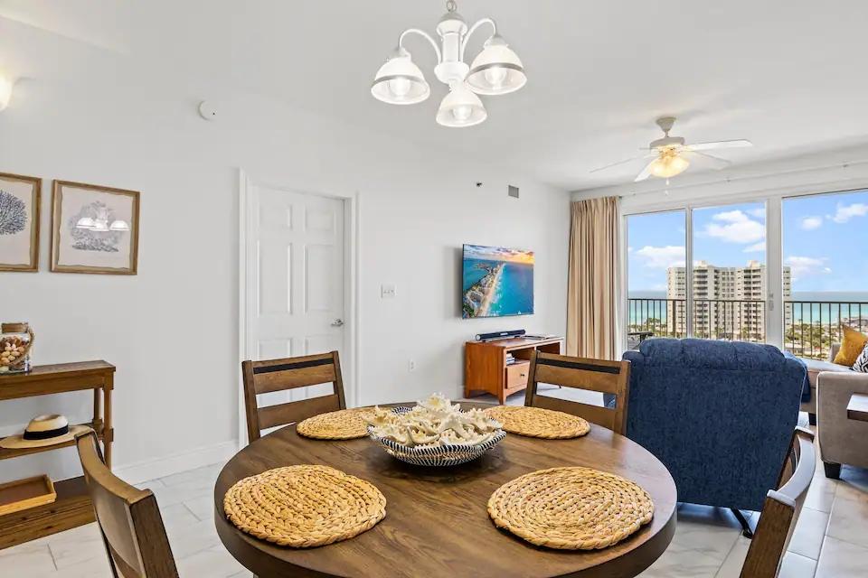 2 Bedrooms Condo Rental in Miramar Beach, Florida